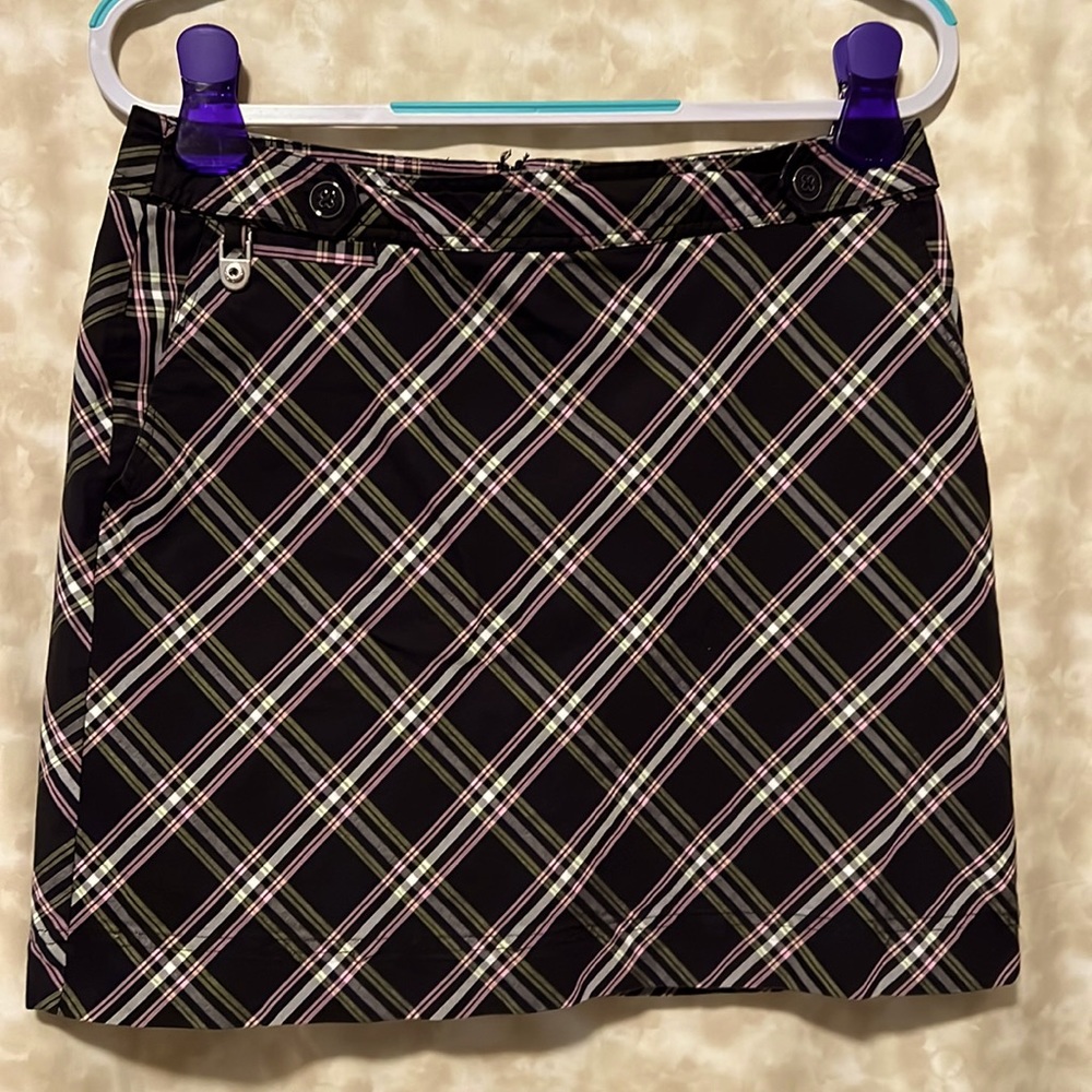 Liz Claiborne mini skirt. Plaid design in black, white and pink.